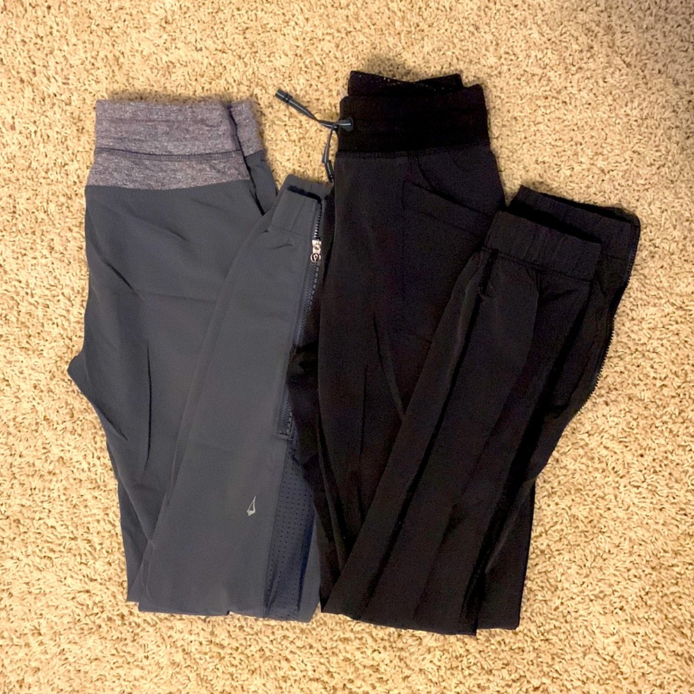 Ivivva athletic joggers